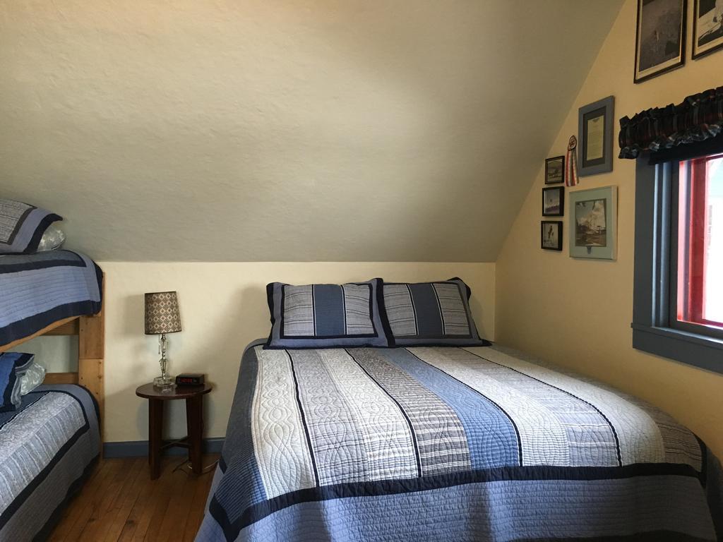 Sleep'S Cabins Sagle Bagian luar foto
